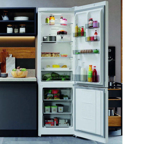Холодильник HOTPOINT-ARISTON HT 5200 W