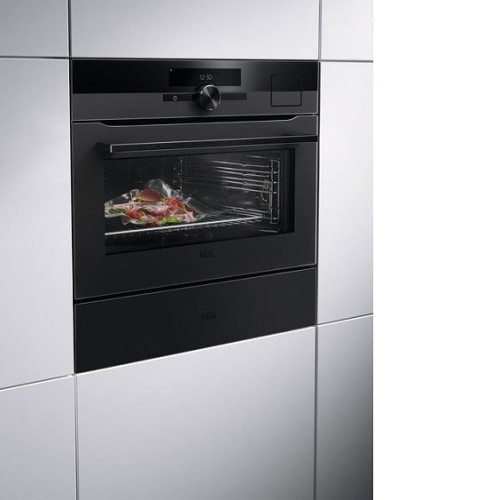 Духовой шкаф AEG KMK968000T