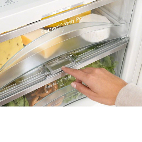 Встраиваемый холодильник Miele KFN 37692 iDE