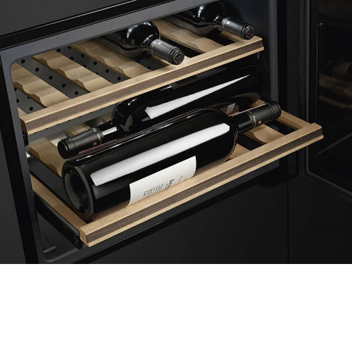 Винный шкаф SMEG CVI318X