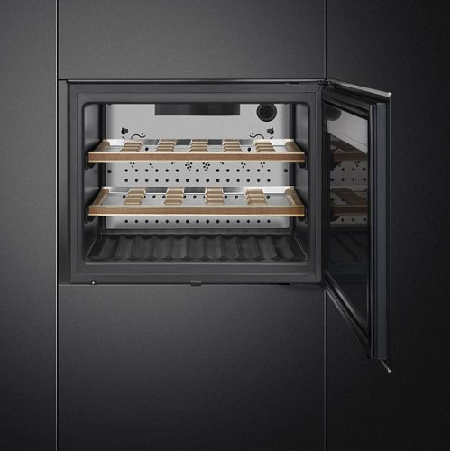 Винный шкаф SMEG CVI621RWNX3