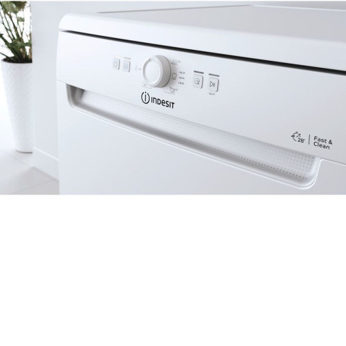 Посудомоечная машина INDESIT DFE 1B19 13