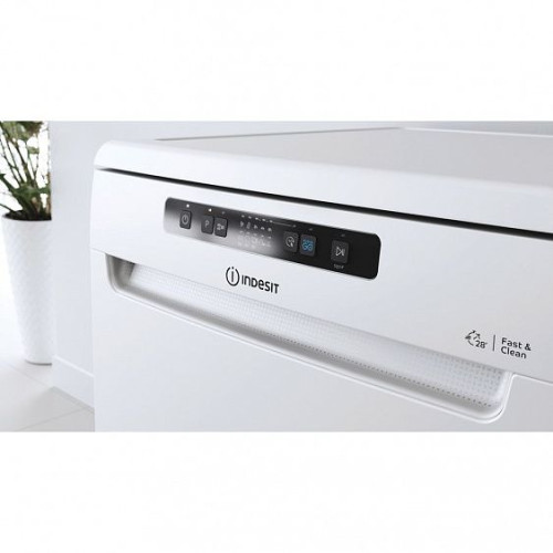 Посудомоечная машина INDESIT DFC 2B+16
