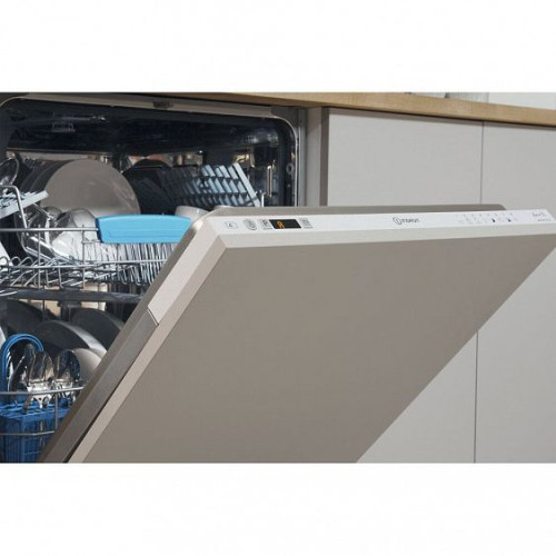 Посудомоечная машина Indesit DIFP 8B+96 Z