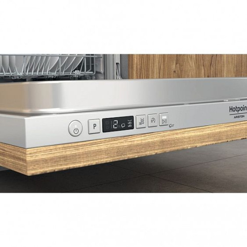 Посудомоечная машина HOTPOINT-ARISTON HIC 3O33 WF