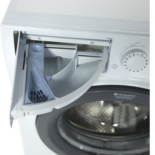 Стиральная машина HOTPOINT-ARISTON VMSG 722 ST B