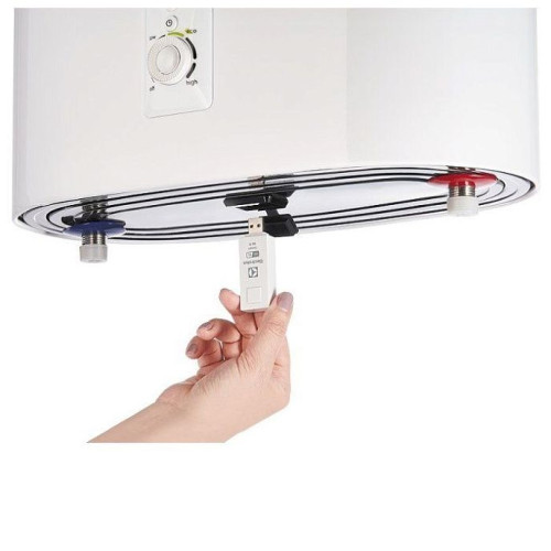 Водонагреватель Electrolux EWH 30 Centurio IQ 2.0