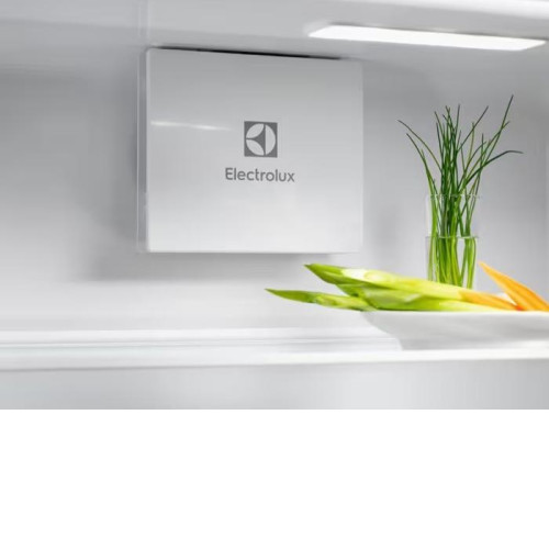 Холодильник ELECTROLUX LNG7TE18S
