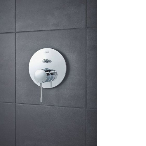 Смеситель GROHE Essence 24058001