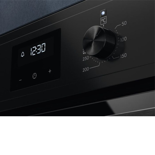 Духовой шкаф ELECTROLUX EOF3H40TH
