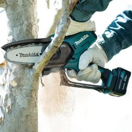 Цепная пила MAKITA UC100DZ