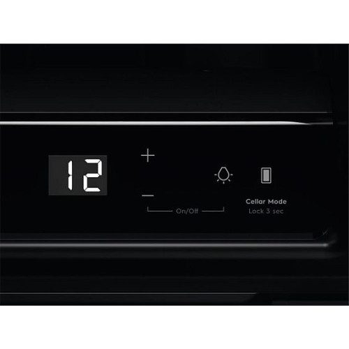Винный шкаф AEG AWUS018B7B